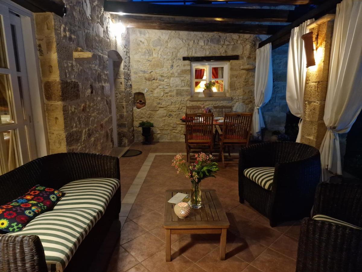 Rock House'S Villa Melody Platanés Extérieur photo